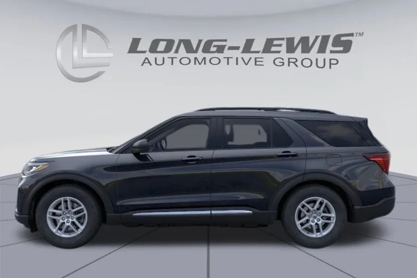 2025 Ford Explorer photo 1