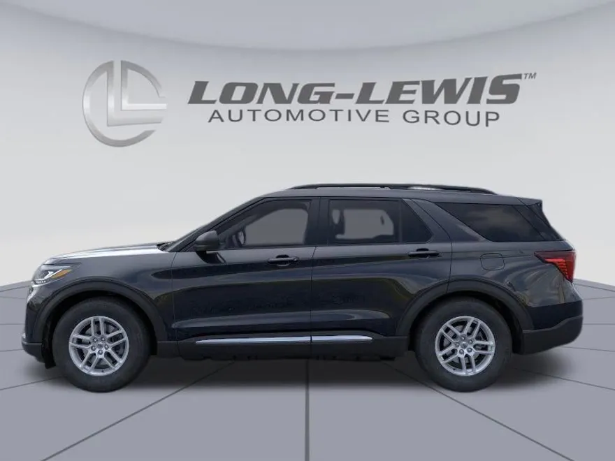 2025 Ford Explorer photo 1