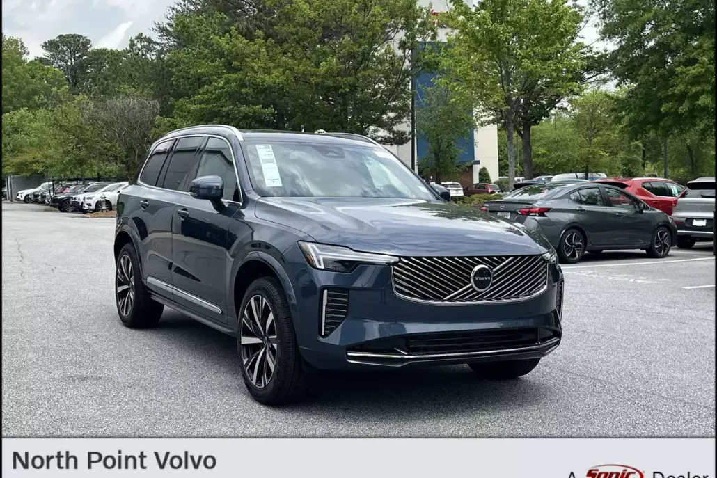 2025 Volvo XC90 Core photo 1
