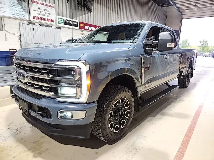2023 Ford F-250 Platinum photo 1
