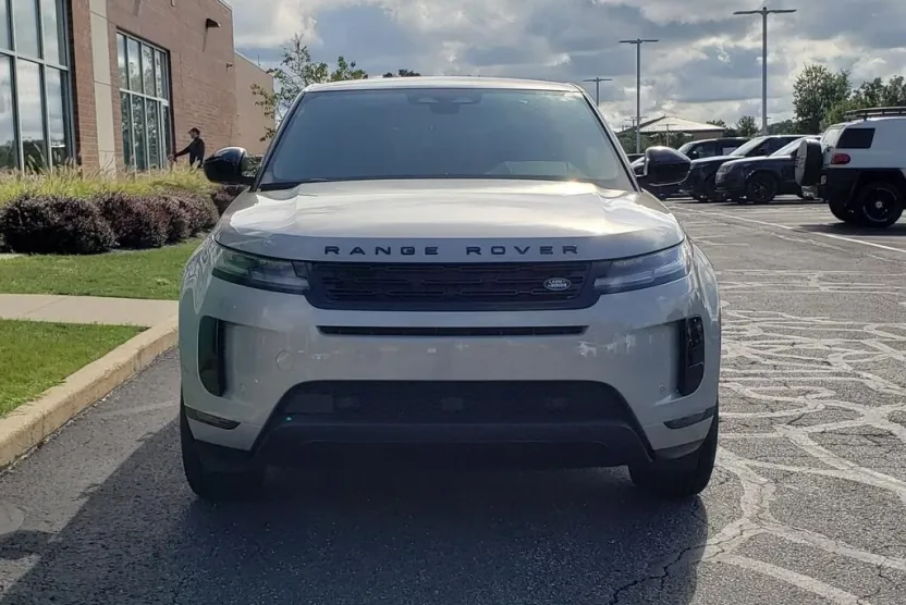 2026 Land Rover Range Rover Evoque S photo 1