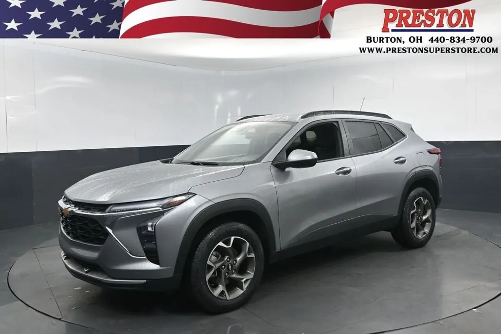 2025 Chevrolet Trax LT photo 1