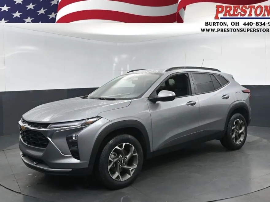 2025 Chevrolet Trax LT photo 1