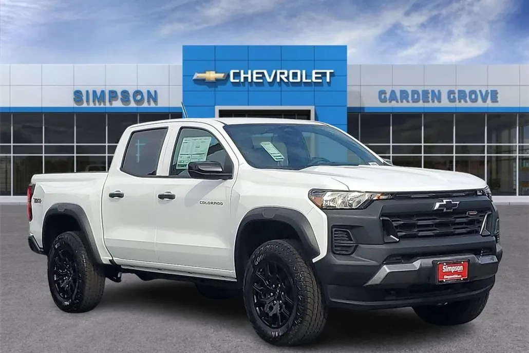 2026 Chevrolet Colorado Trail Boss photo 1