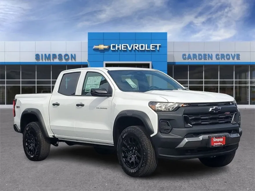 2026 Chevrolet Colorado Trail Boss photo 1