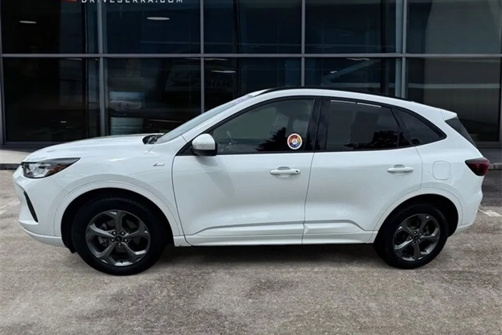 2023 Ford Escape ST-Line Select photo 1