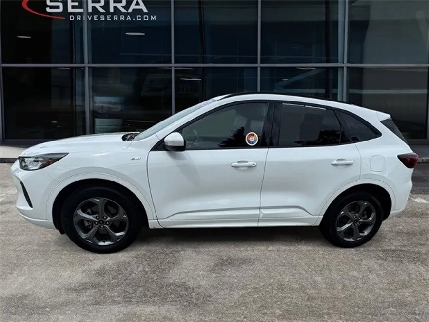 2023 Ford Escape ST-Line Select photo 1