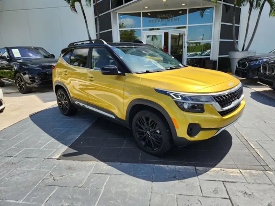 2022 Kia Seltos Nightfall Edition photo 1