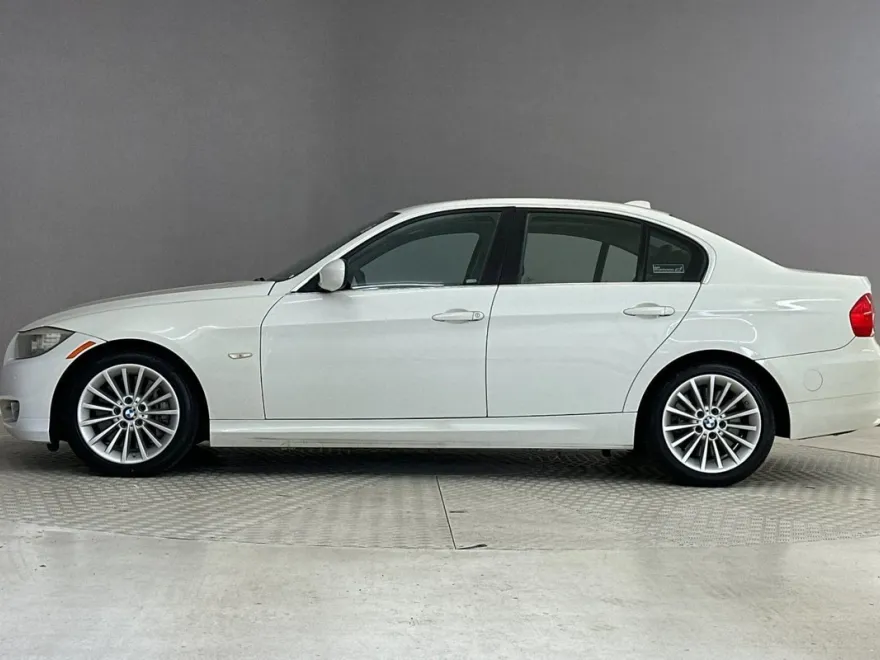 2011 Bmw 335d 3-Series photo 1