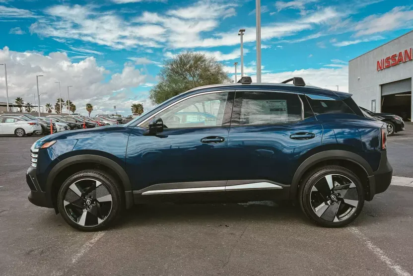 2026 Nissan Kicks SR photo 1
