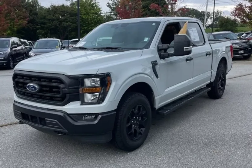 2023 Ford F-150 XL photo 1