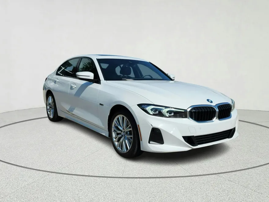 2023 Bmw 330e photo 1