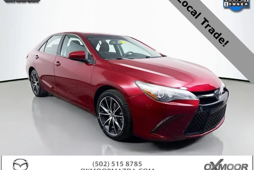 2016 Toyota Camry XSE photo 1