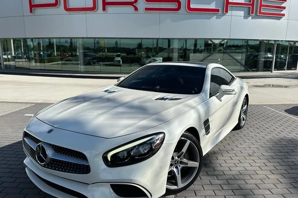 2017 Mercedes Benz SL 550 photo 1