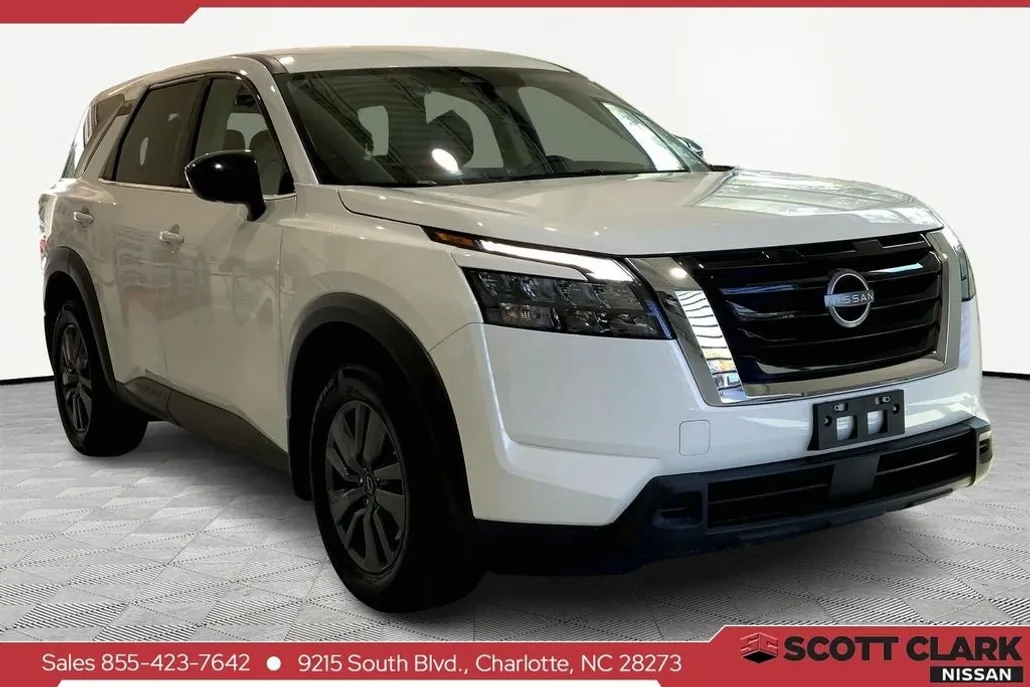 2023 Nissan Pathfinder S photo 1