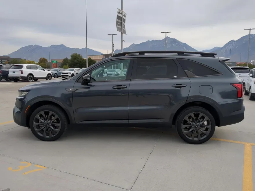 2022 Kia Sorento X-Line EX photo 1