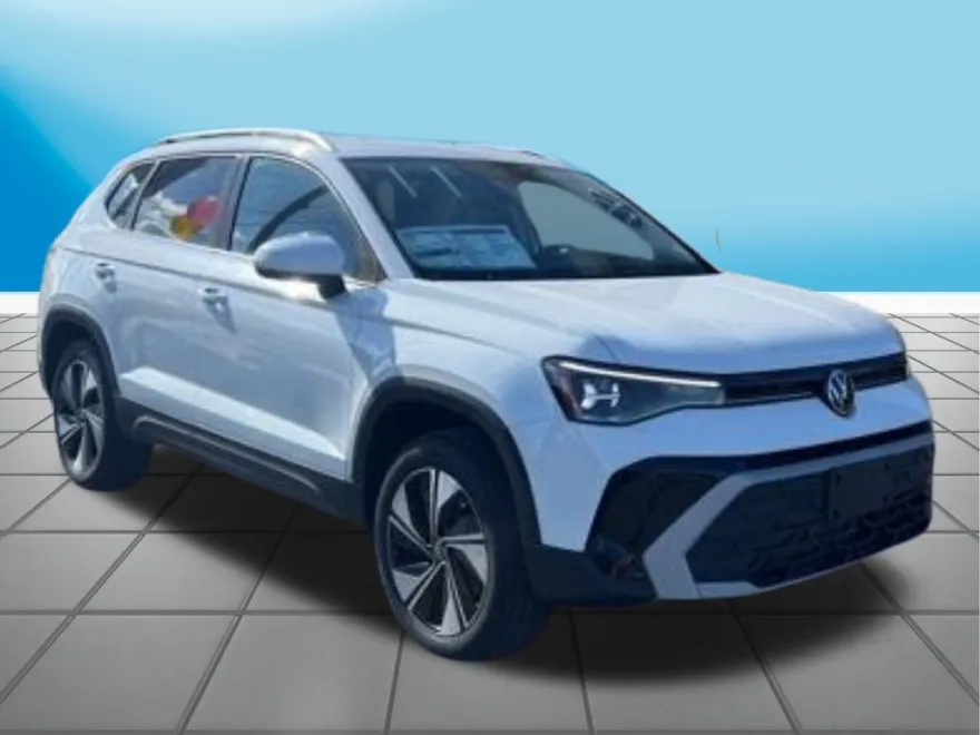 2025 Volkswagen Taos SE photo 1