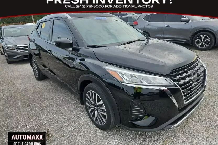 2022 Nissan Kicks SV photo 1