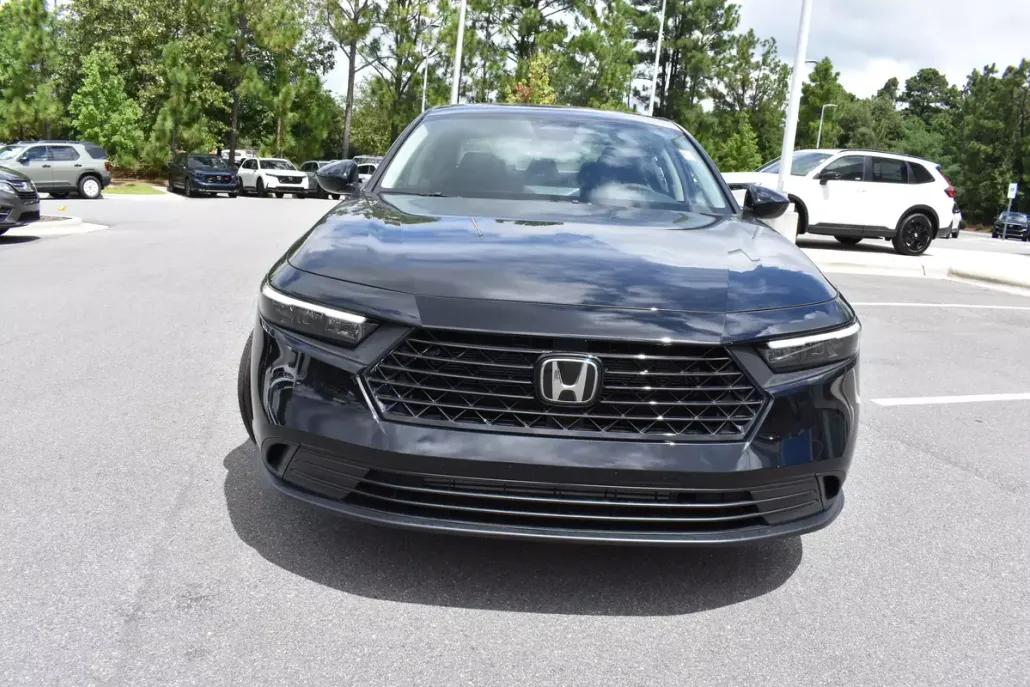 2025 Honda Accord LX photo 1