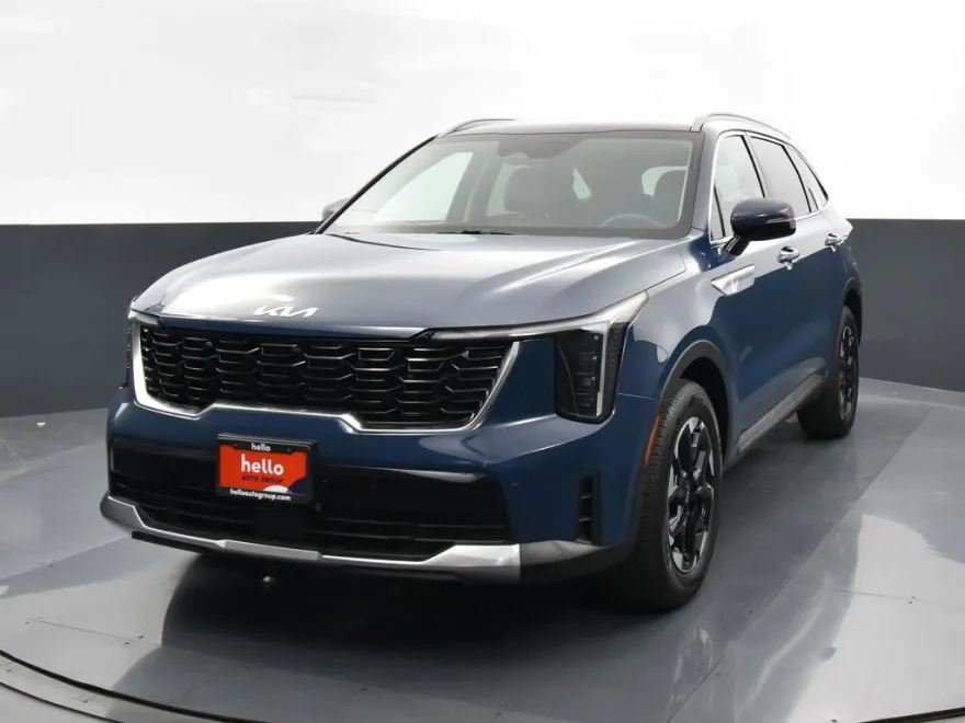 2025 Kia Sorento S photo 1