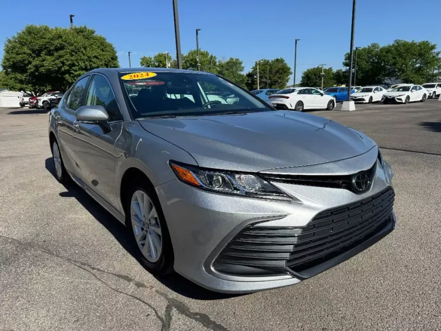 2024 Toyota Camry LE photo 1
