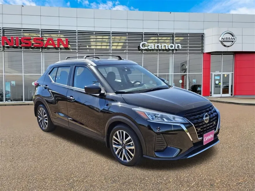 2022 Nissan Kicks SV photo 1