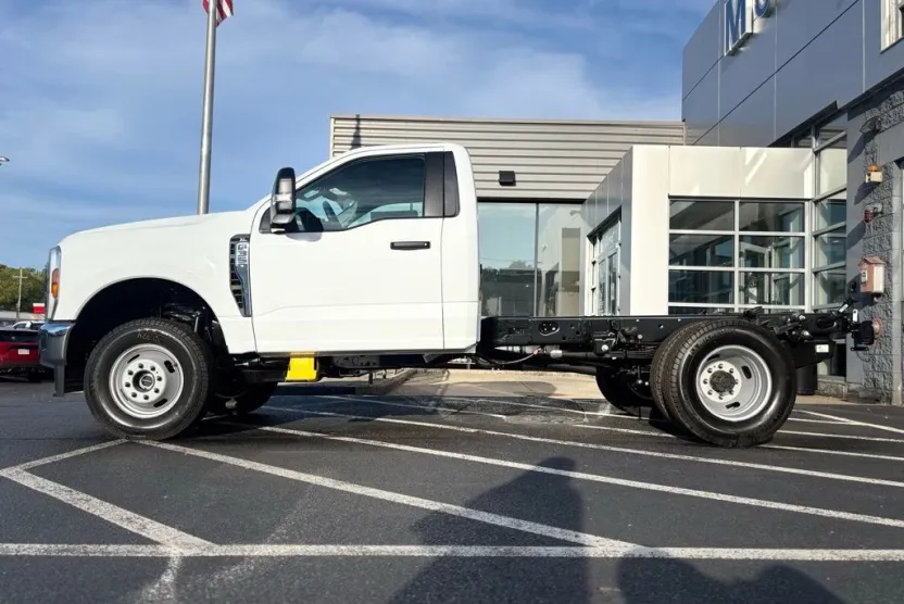 2026 Ford F-350 photo 1