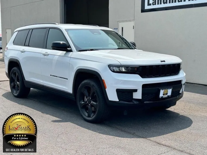 2023 Jeep Grand Cherokee Altitude photo 1