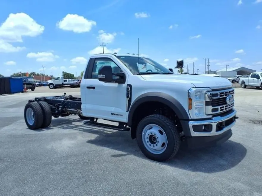 2024 Ford F-550 XL photo 1