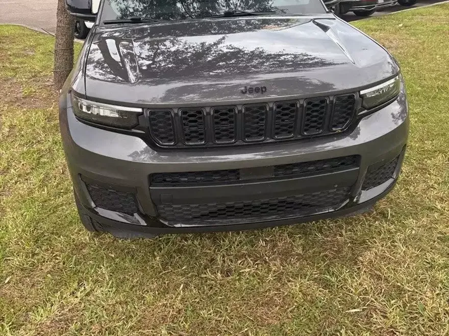 2022 Jeep Grand Cherokee Altitude photo 1