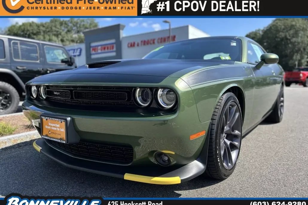 2022 Dodge Challenger R/T photo 1