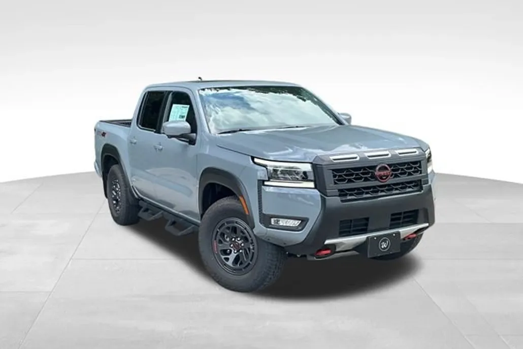 2025 Nissan Frontier PRO-4X photo 1
