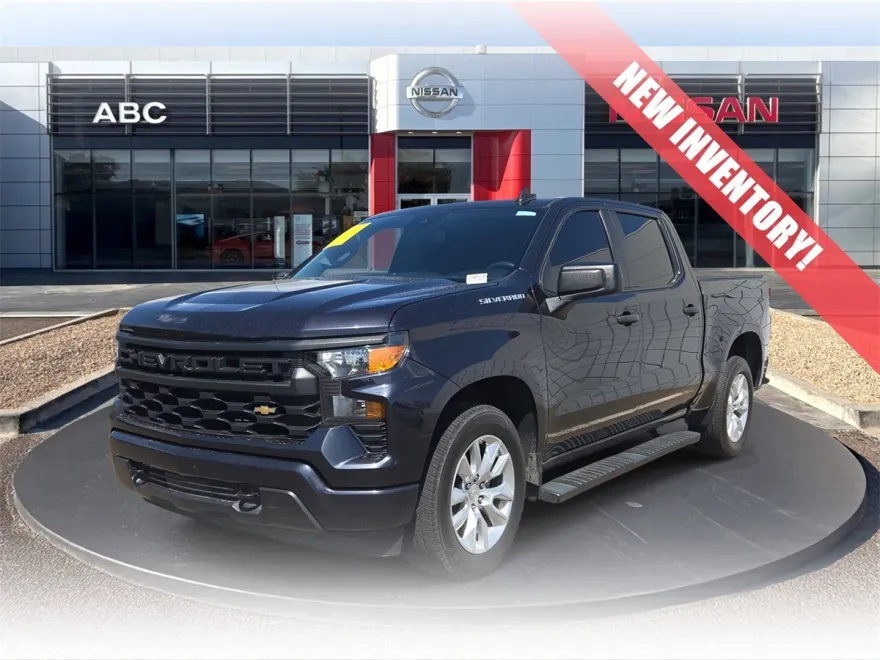 2023 Chevrolet Silverado 1500 Custom photo 1