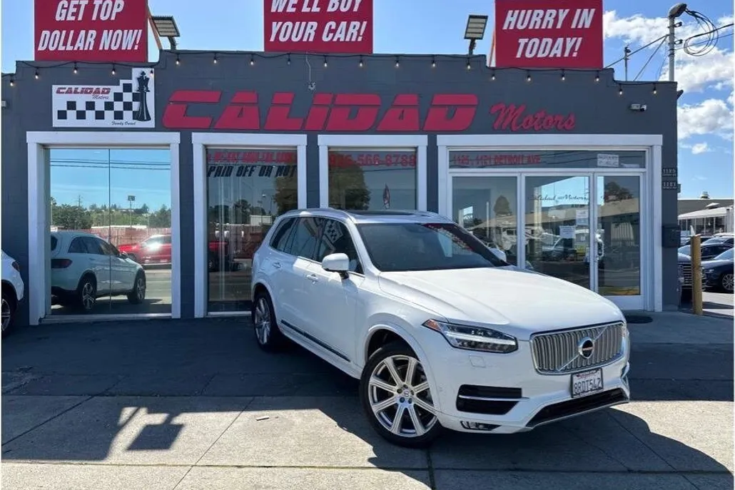 2017 Volvo XC90 T6 Inscription photo 1