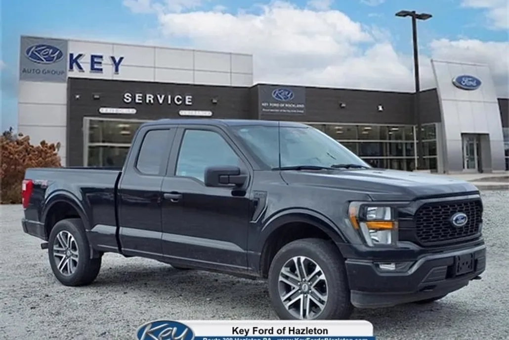2023 Ford F-150 XL photo 1