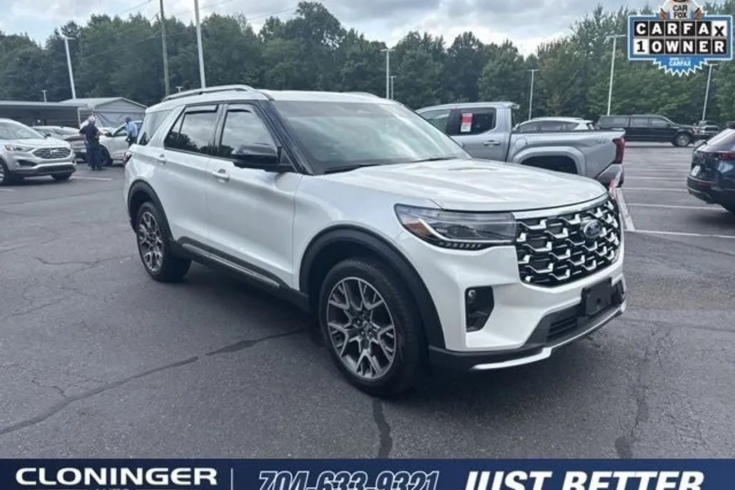 2025 Ford Explorer Platinum photo 1