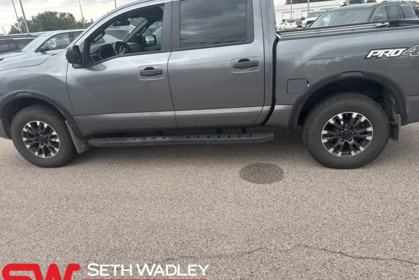 2023 Nissan Titan PRO-4X photo 1
