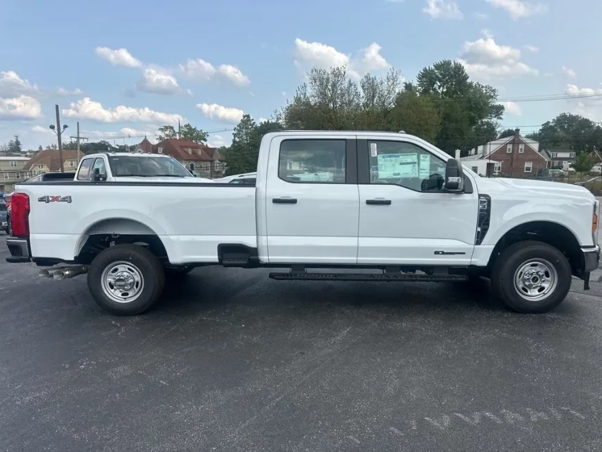 2026 Ford F-350 photo 1