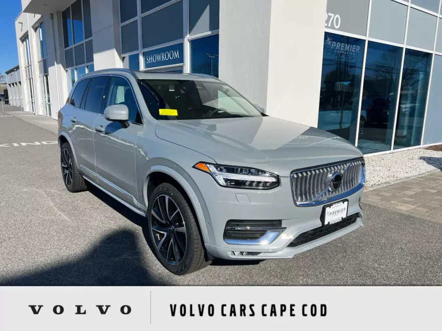 2025 Volvo XC90 B5 Plus photo 1