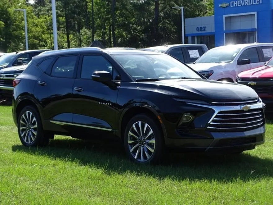 2025 Chevrolet Blazer Premier photo 1