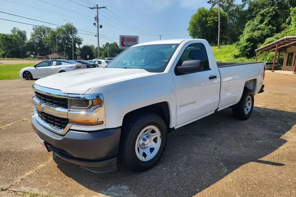 2018 Chevrolet Silverado 1500 photo 1
