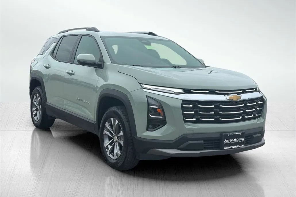 2025 Chevrolet Equinox LT photo 1