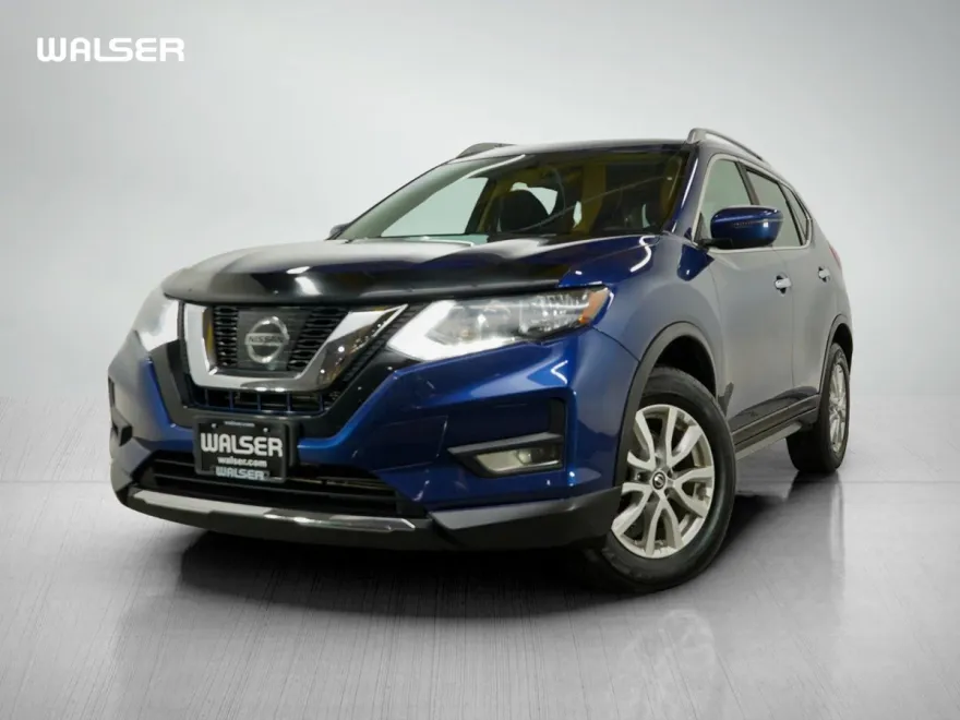 2017 Nissan Rogue SV photo 1
