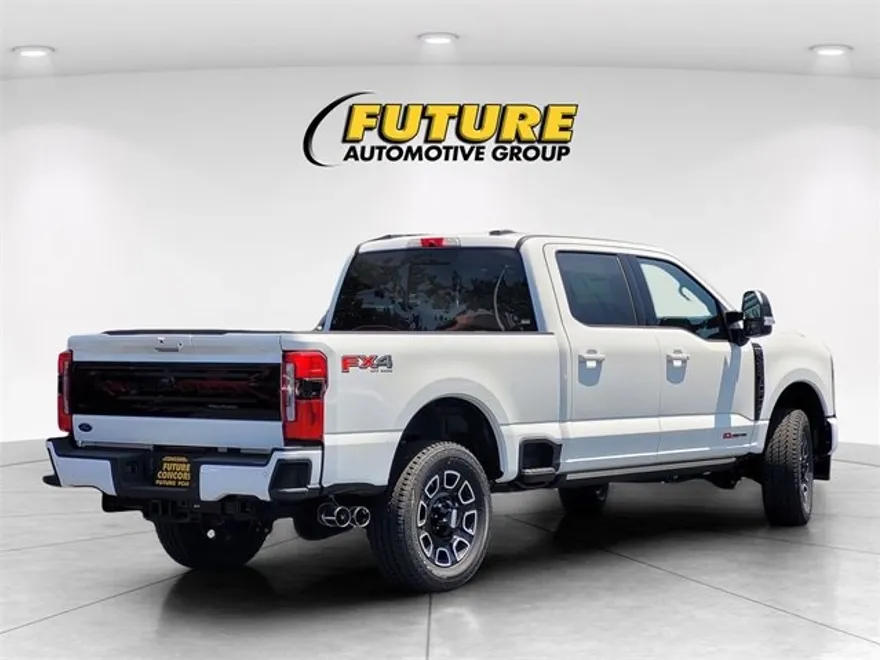 2025 Ford F-350 Platinum photo 1