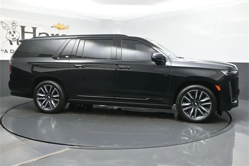 2023 Cadillac Escalade ESV Sport photo 1