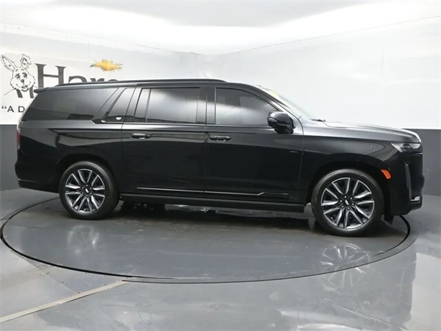 2023 Cadillac Escalade ESV Sport photo 1