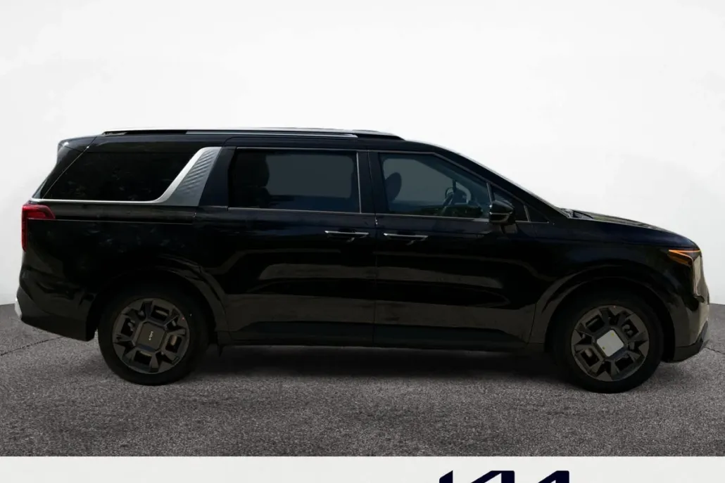 2026 Kia Carnival EX photo 1