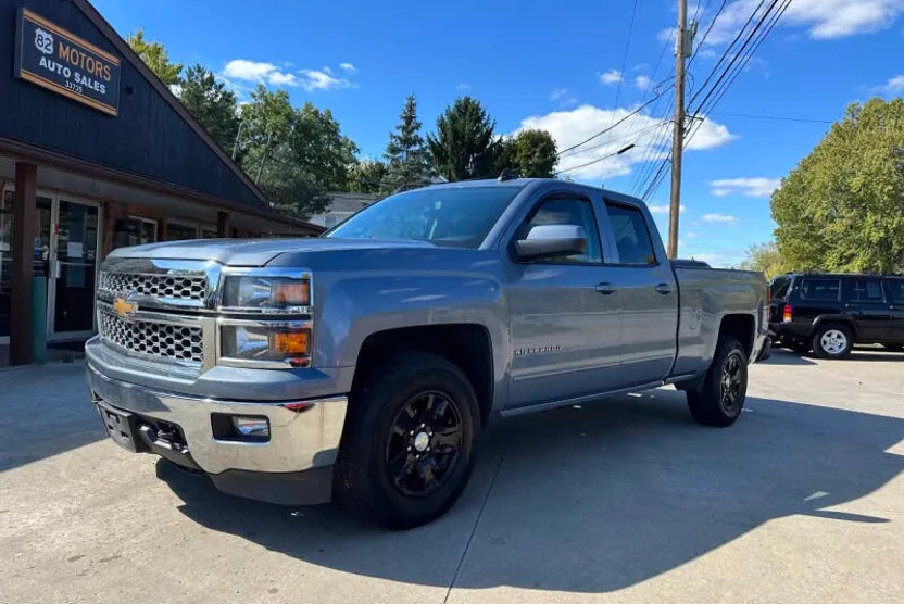2015 Chevrolet Silverado 1500 LT photo 1