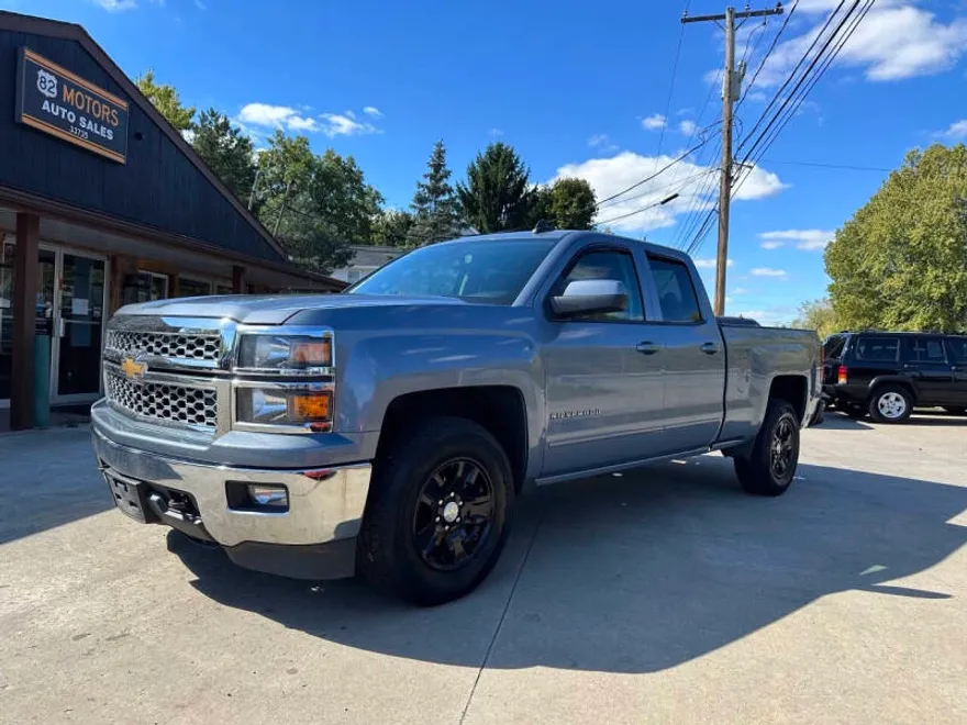 2015 Chevrolet Silverado 1500 LT photo 1