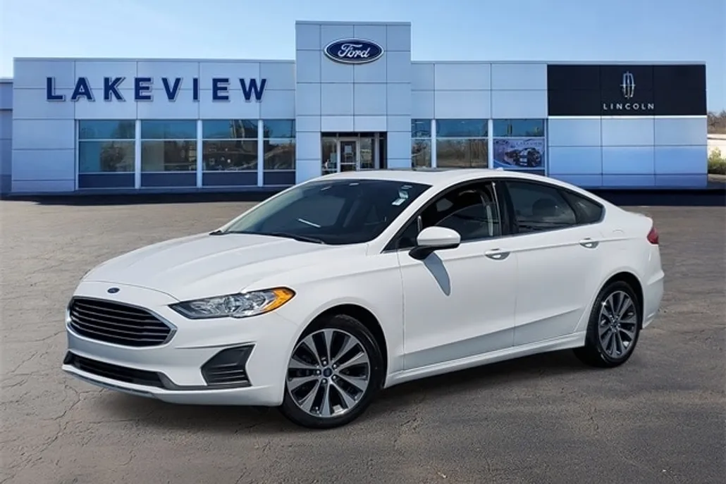 2020 Ford Fusion SE photo 1